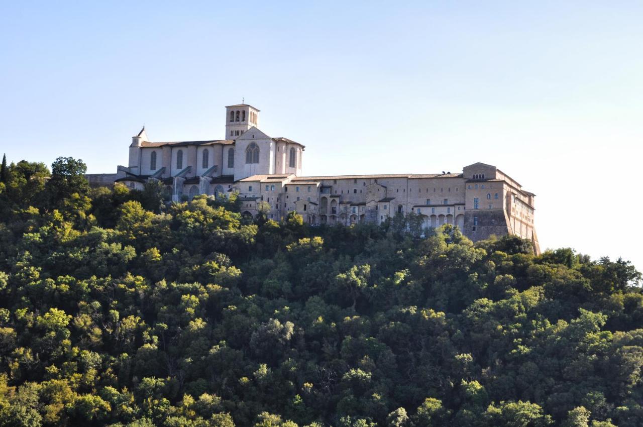 Bilocale In Campagna - Assisi Apartman Kültér fotó